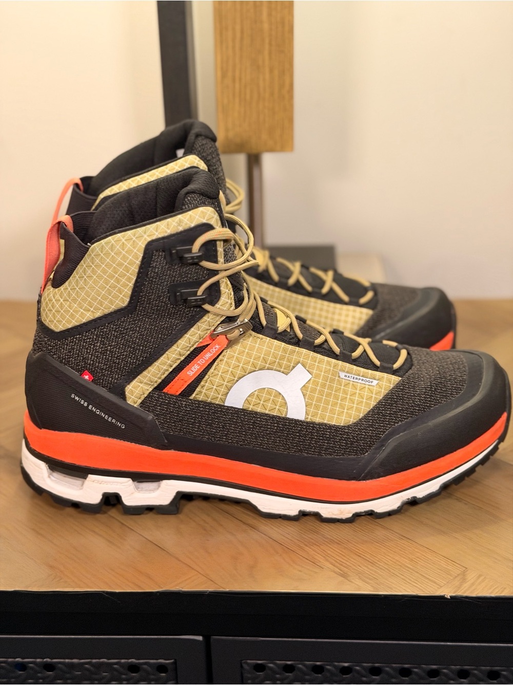 On Waterproof Lace-Up Hiking Boots Ankle Black/Beige/Orange Mens US 9 EU 42.5 - Picture 3 of 7